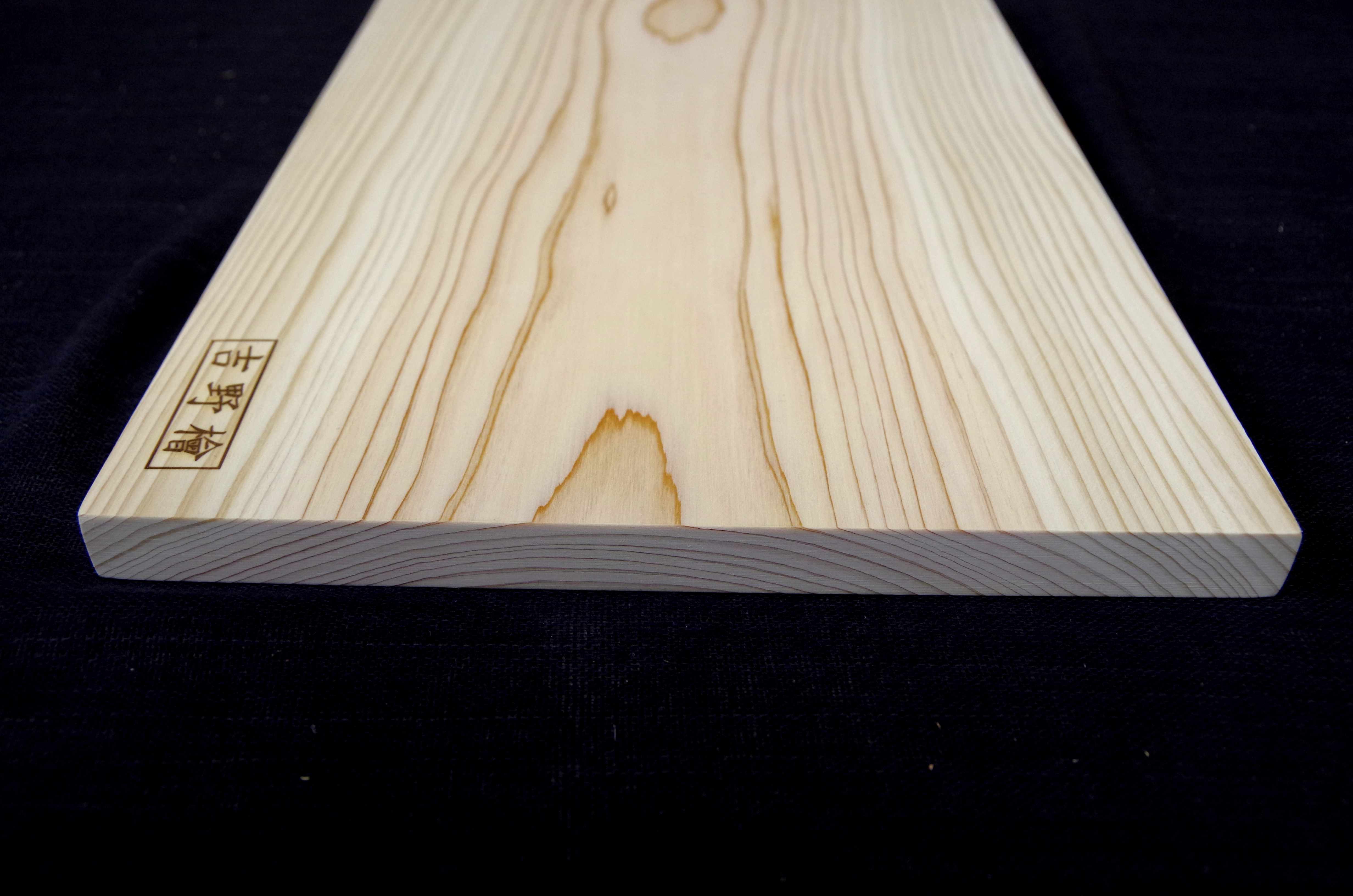美吉野キッチンの薄型ひのきまな板