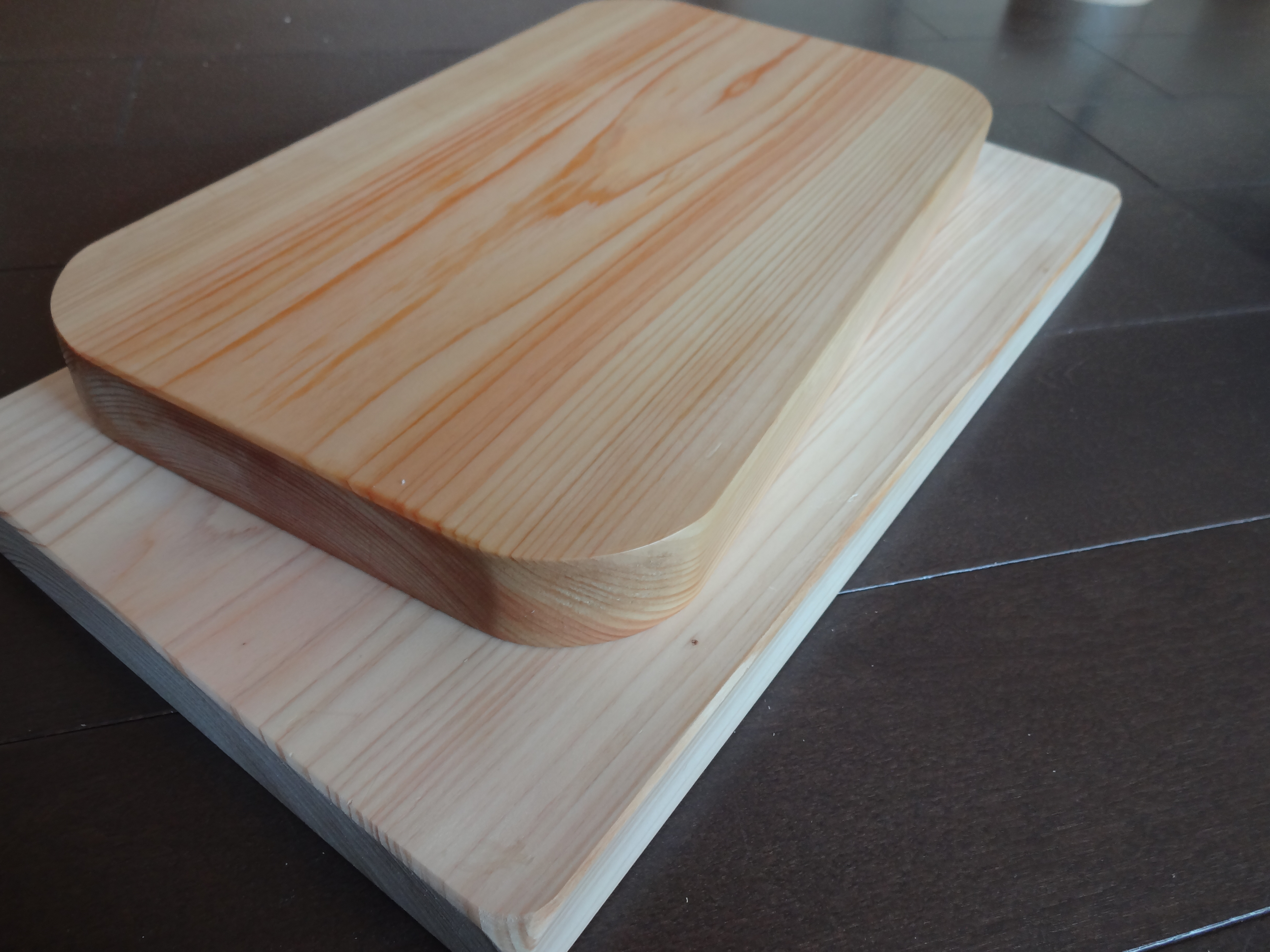 ひのきまな板のオイル仕上げ