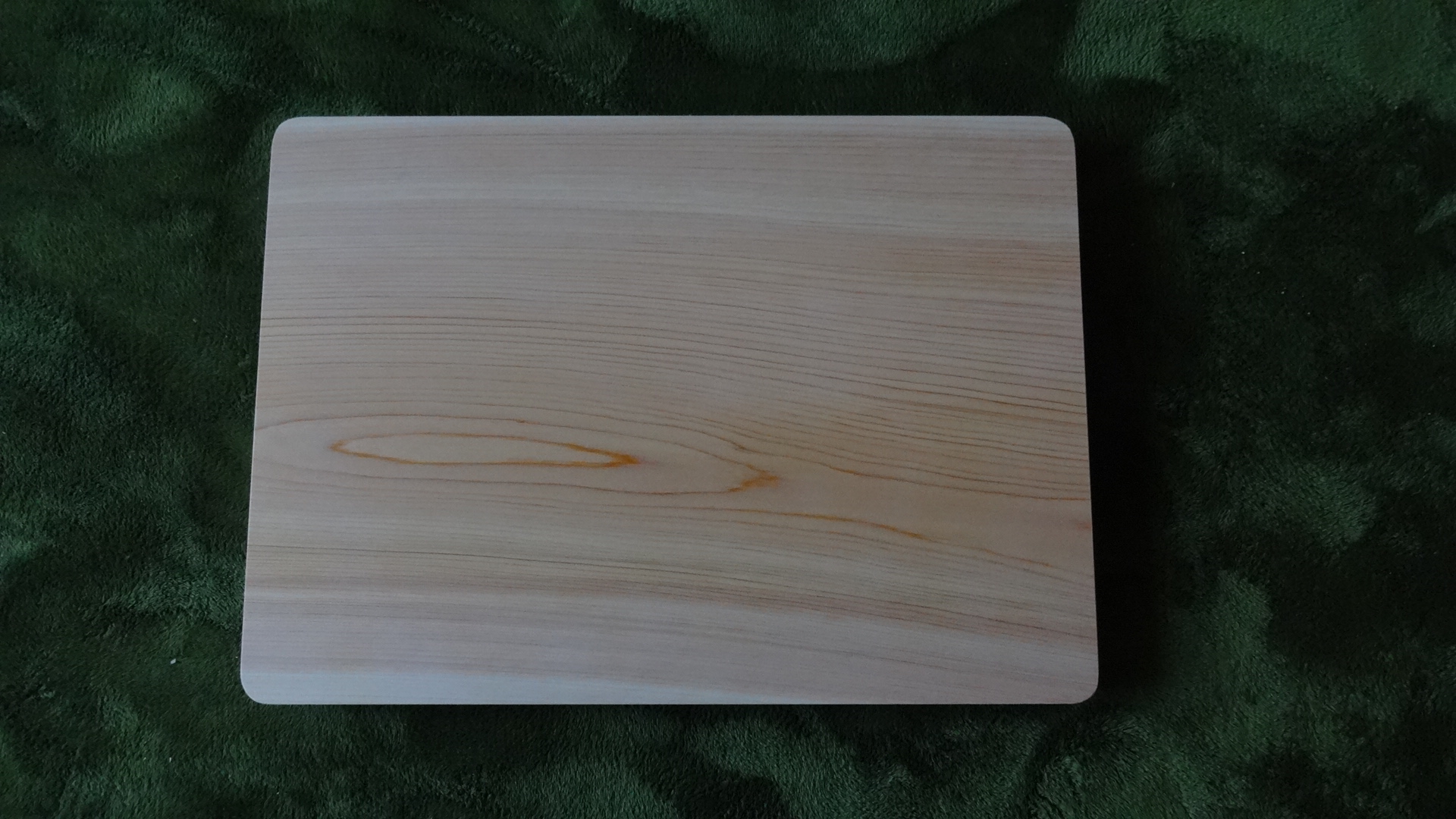 ひのきのまな板。角丸タイプです。