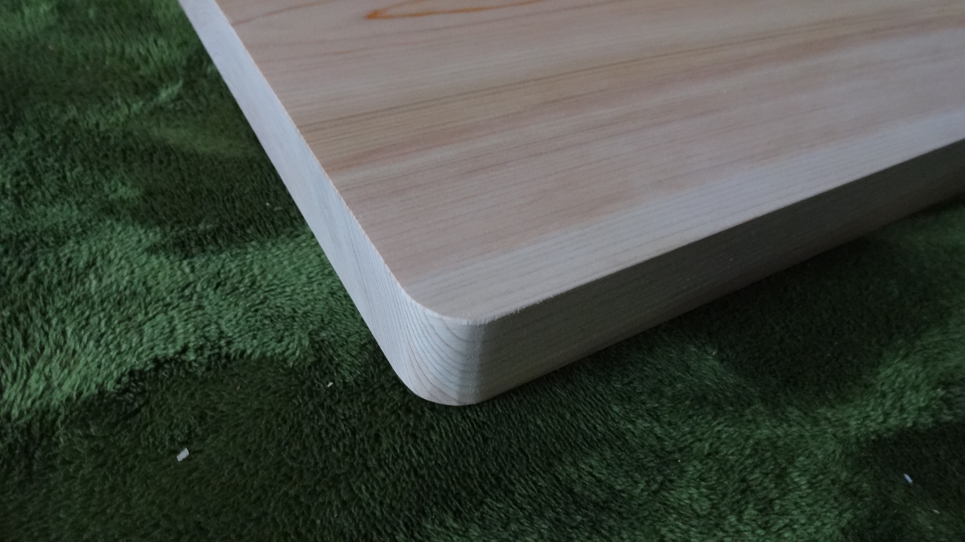 木製まな板の正方形、角丸はかわいいです