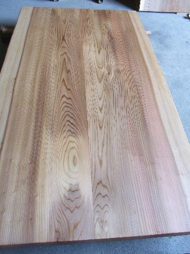 吉野杉のテーブル天板です。大型ですので接ぎ合わせ品になります