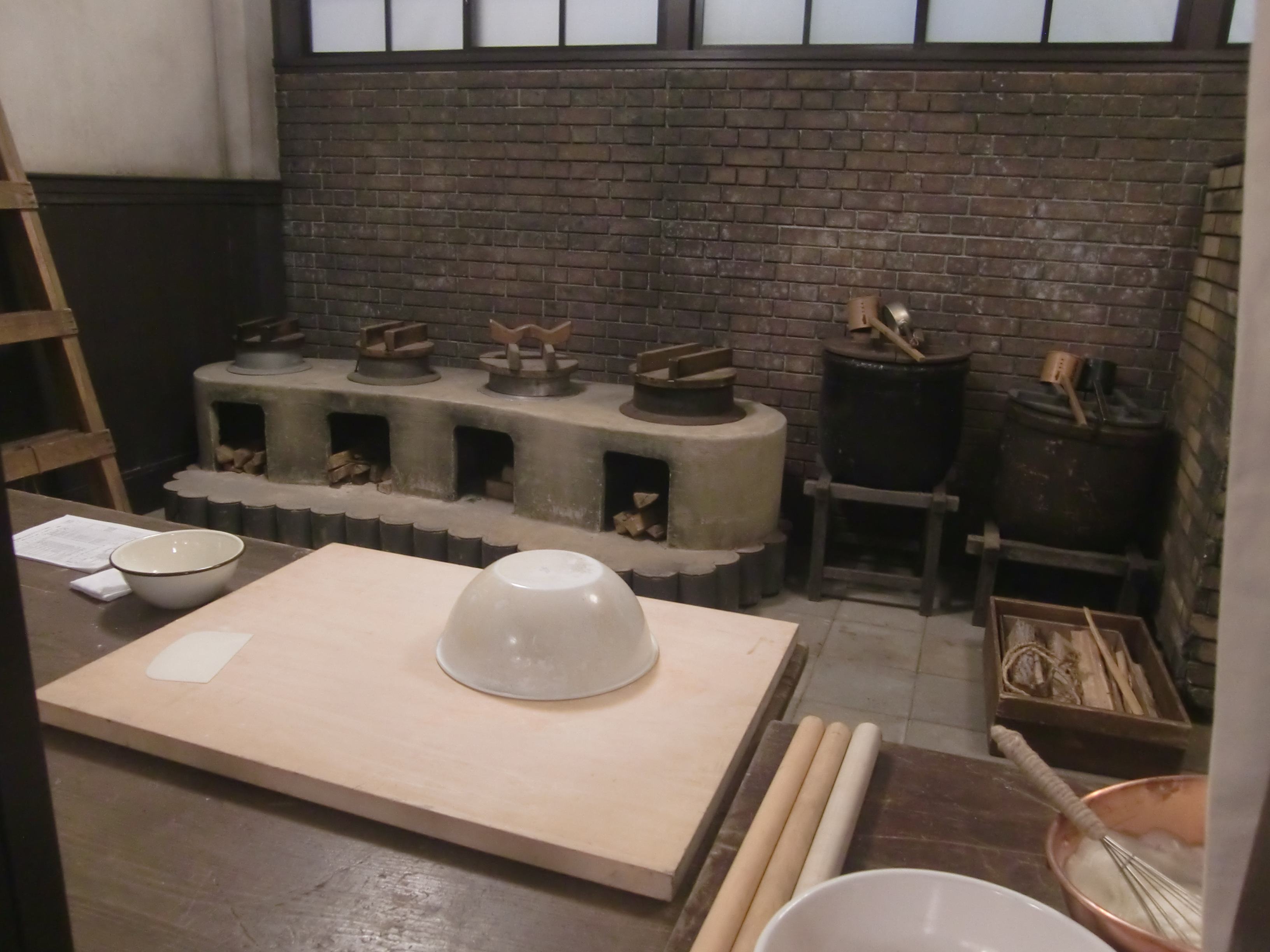 天皇の料理番の厨房シーン