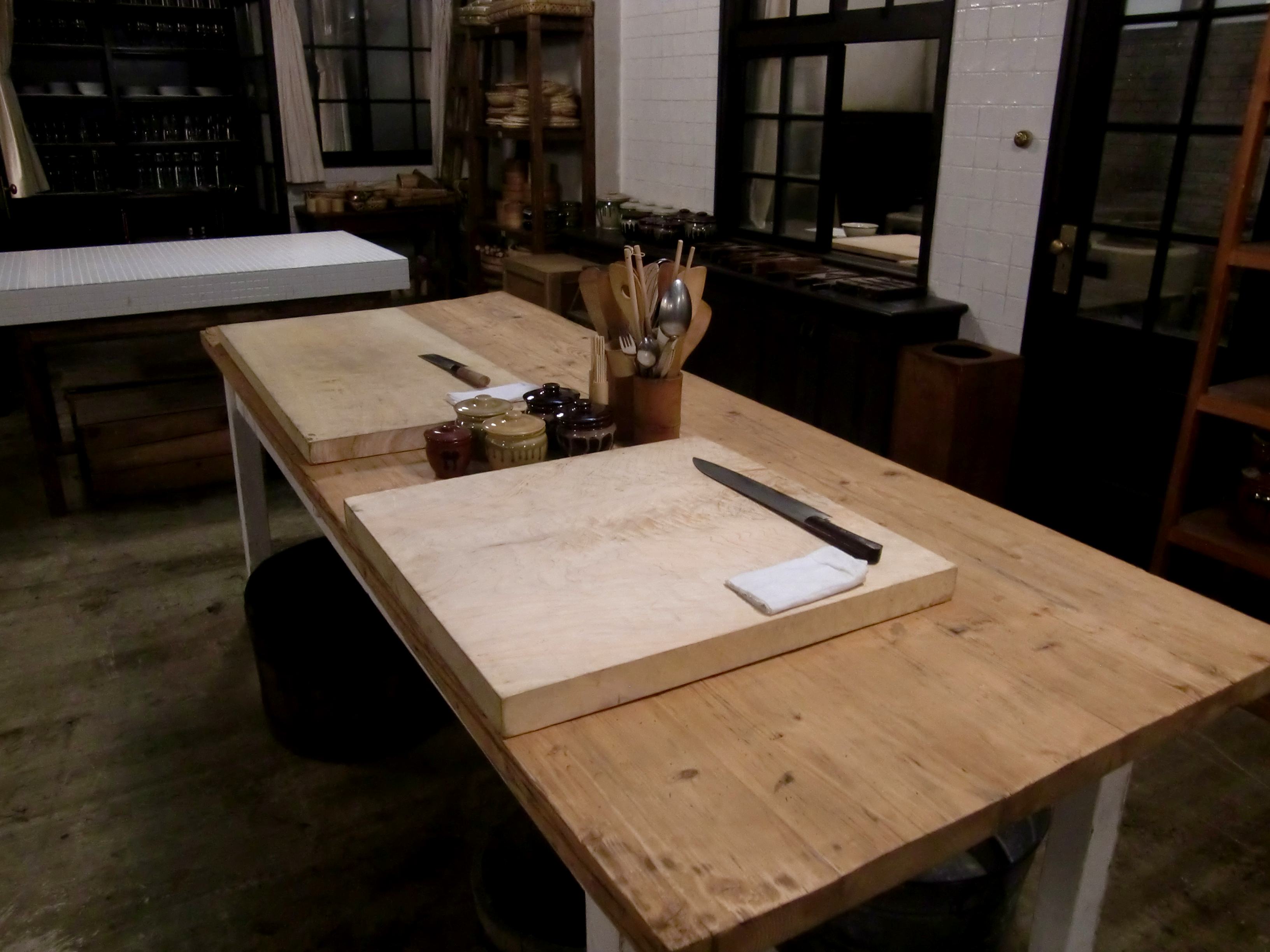 天皇の料理番の厨房シーン